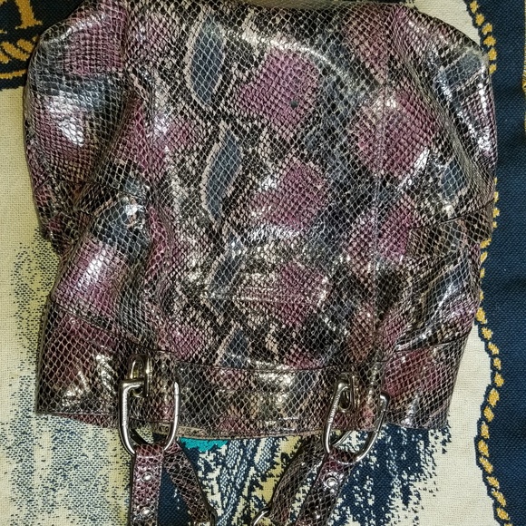 B Makovsky 100% Genuine Leather Shoulder Bag. Your best carry-on travel bestie ❤ - Picture 6 of 6